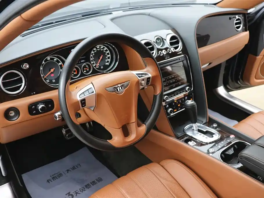 Bentley Flying Spur 2014 — фото 13