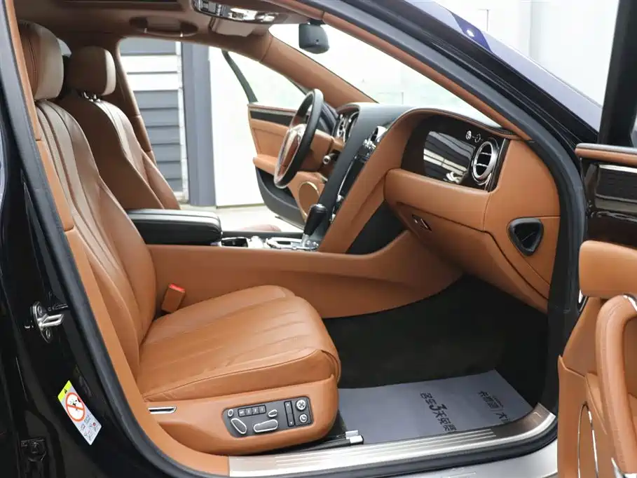 Bentley Flying Spur 2014 — фото 23