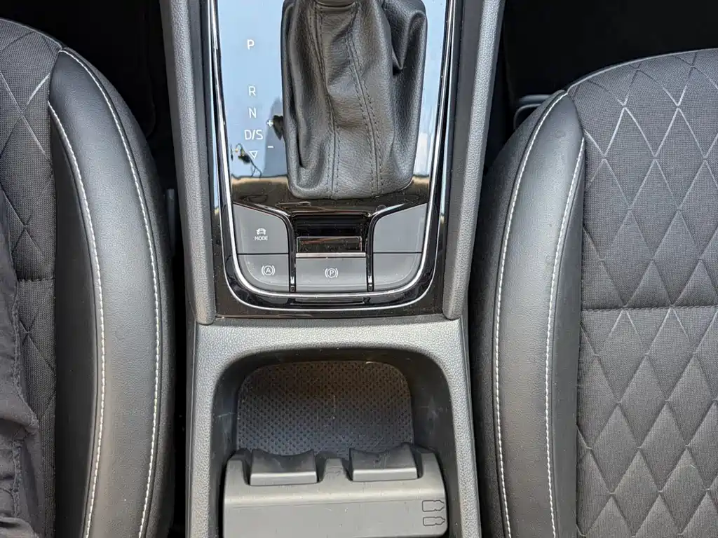 Skoda Karoq 2020 — фото 11