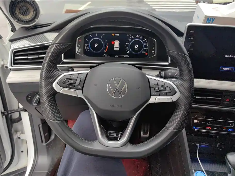 Volkswagen Tiguan L 2023 — фото 15