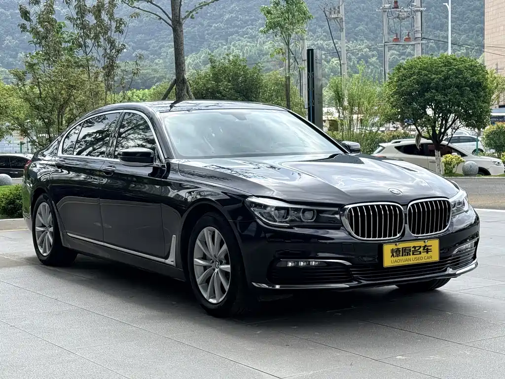 BMW 7 Series 2017 — фото 3