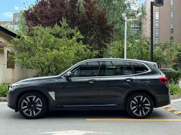 BMW iX3 2021