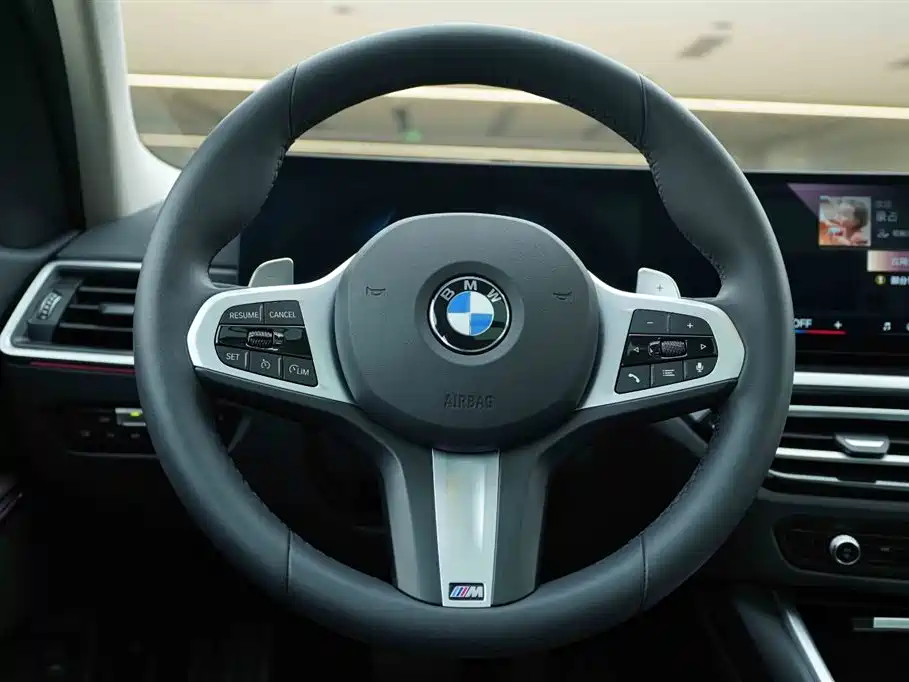 BMW 3 Series 2024 — фото 17