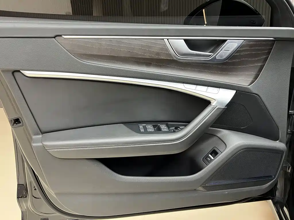 Audi A6L 2025 — фото 10