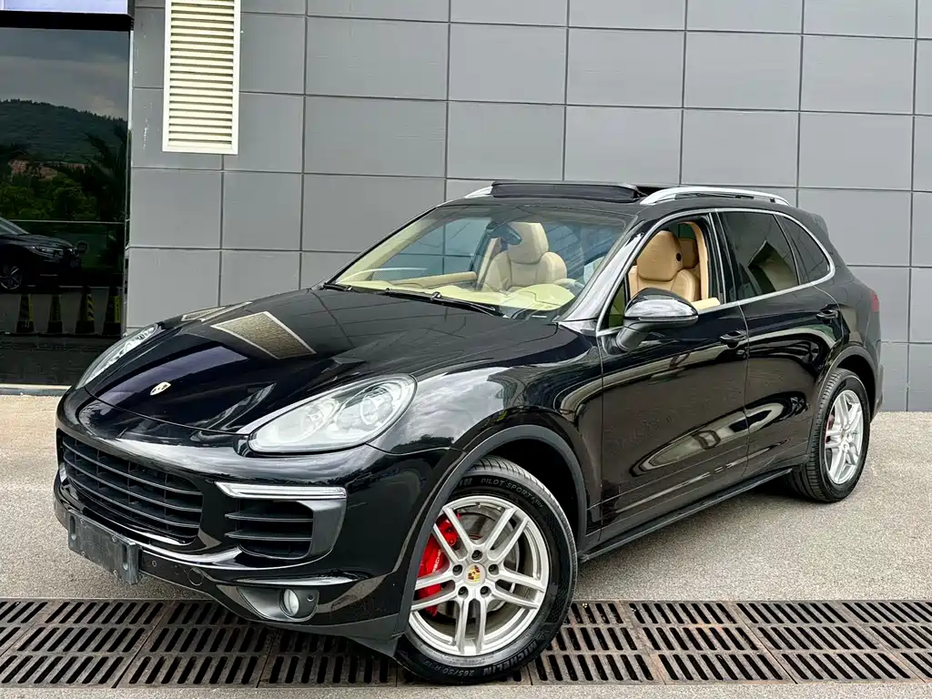 Porsche Cayenne 2015 — фото 1