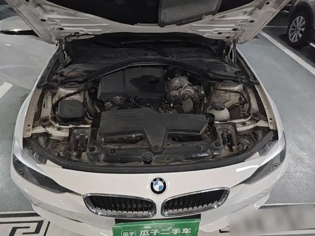 BMW 3 Series 2017 — фото 16