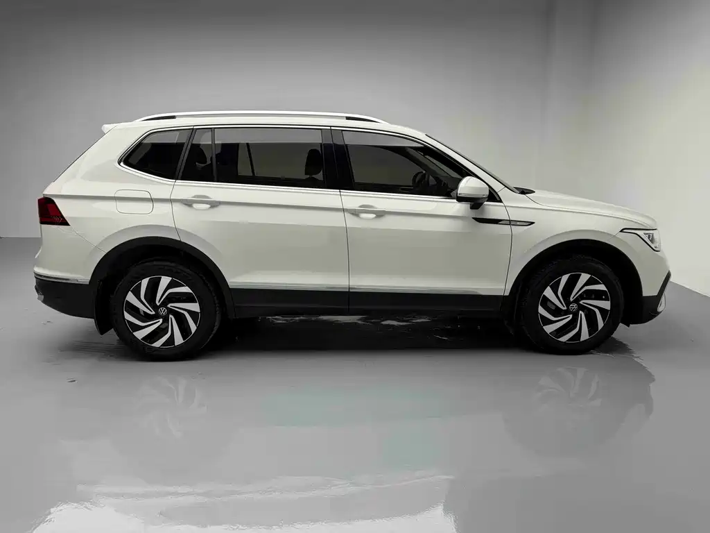 Volkswagen Tiguan L 2022 — фото 19