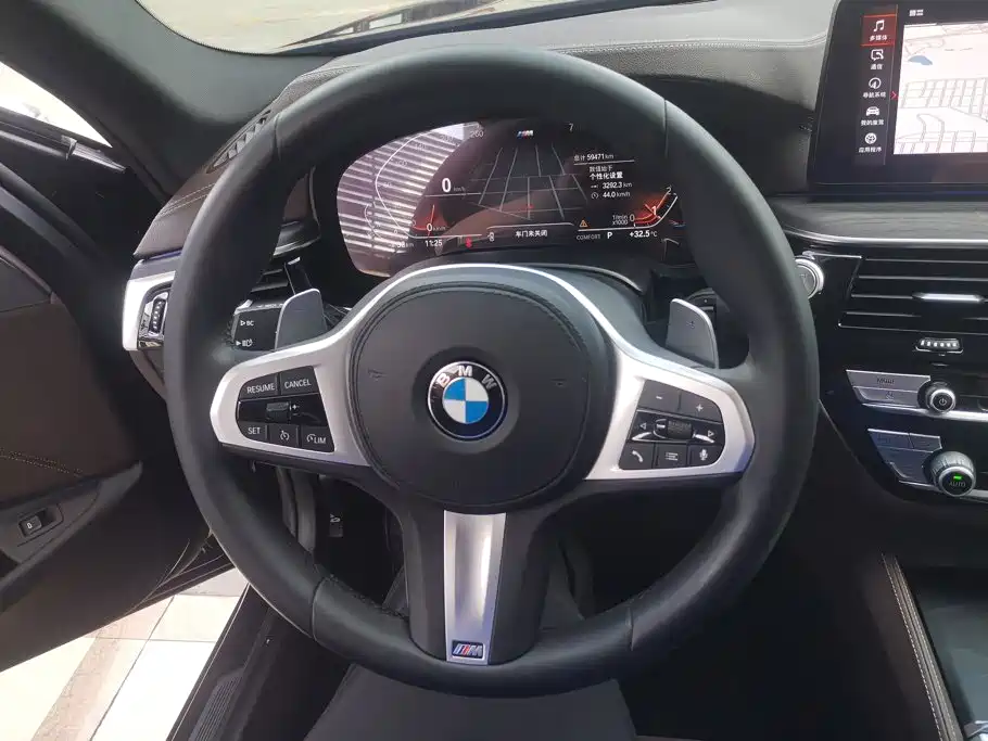 BMW 5 Series 2021 — фото 15