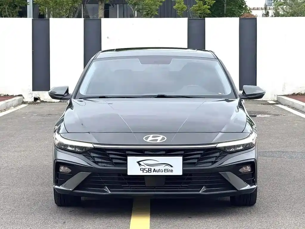 Hyundai Elantra 2023