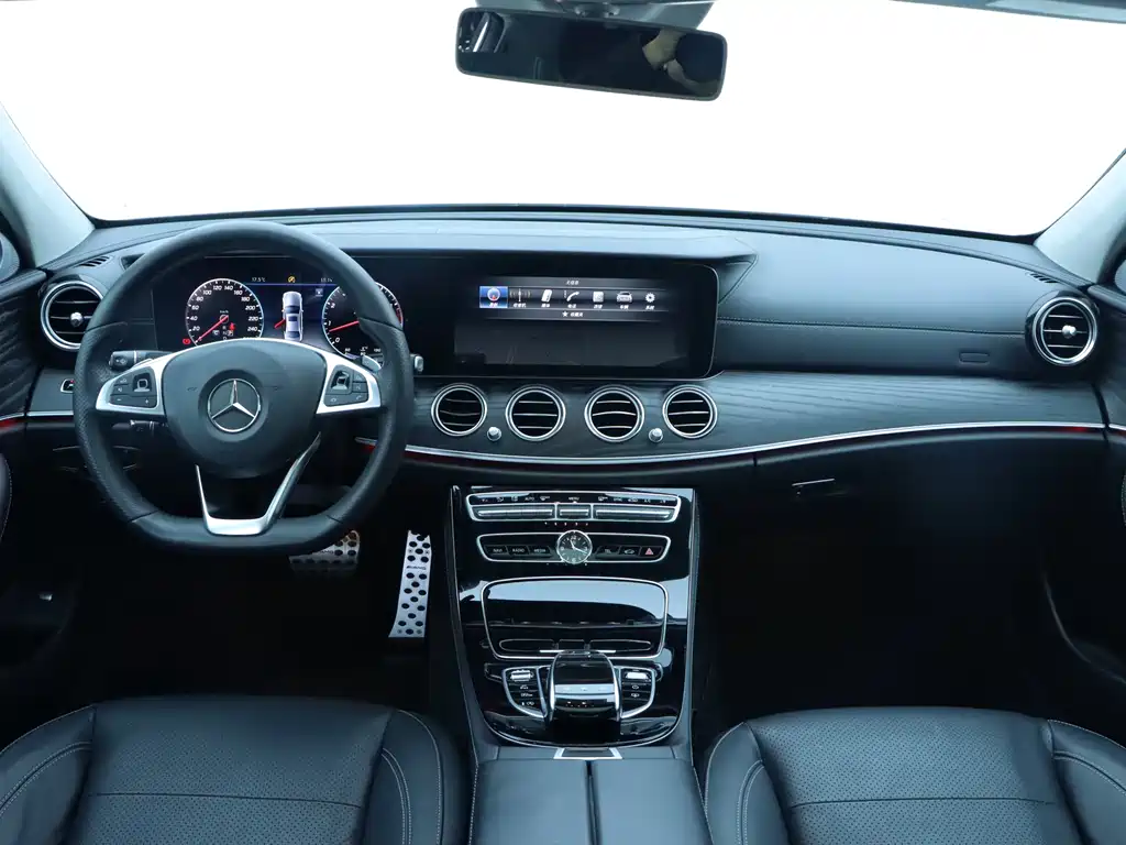 Mercedes-Benz E-Class 2017 — фото 18