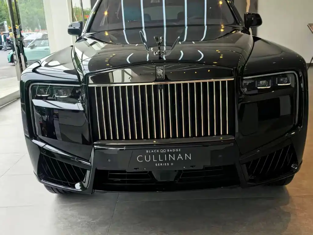 Rolls-Royce Cullinan — фото 8