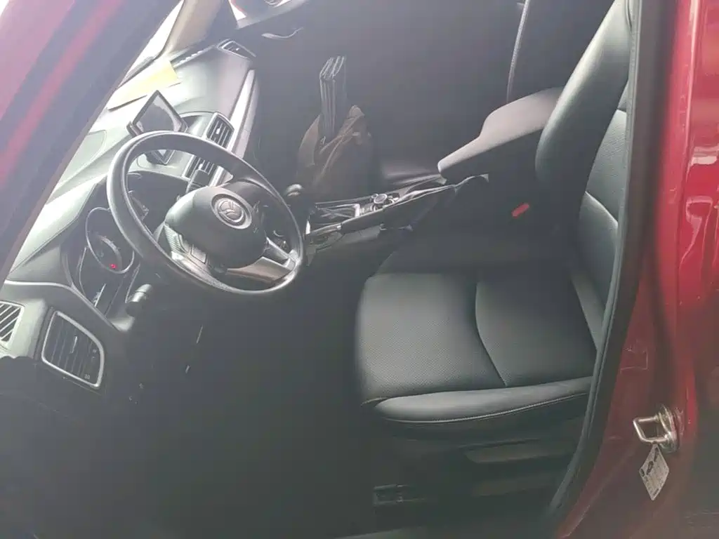 Mazda 3 Axela 2016 — фото 15