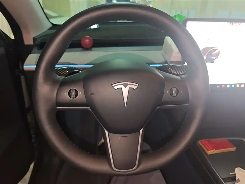 Tesla Model Y 2024 — фото 11