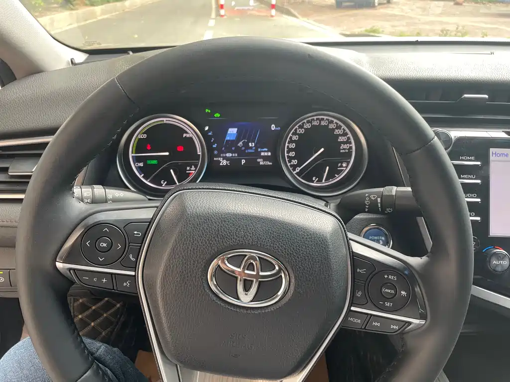Toyota Camry 2019 — фото 6