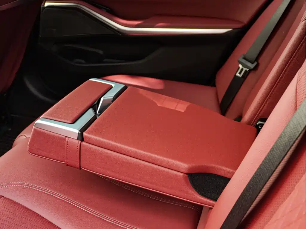 BMW 3 Series 2023 — фото 16