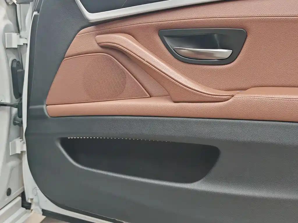 BMW 5 Series 2016 — фото 19