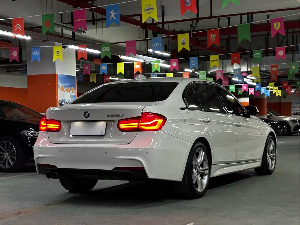 BMW 3 Series 2019 — фото 9