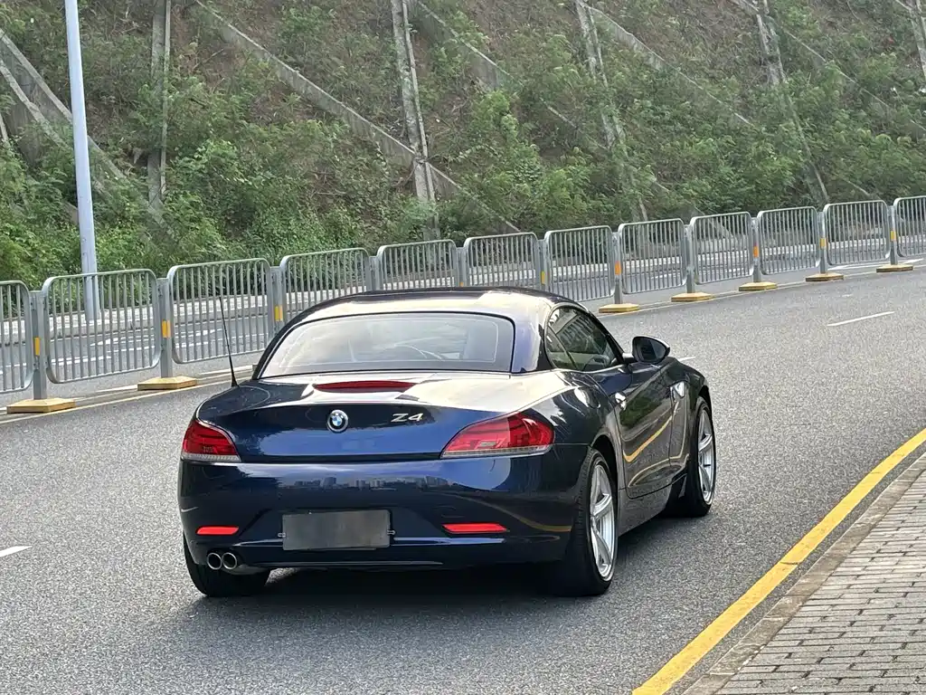 BMW Z4 2012 — фото 17