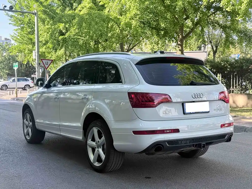 Audi Q7 2015 — фото 24