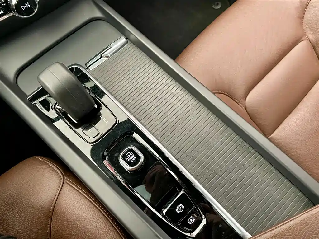 Volvo S60 2022 — фото 11