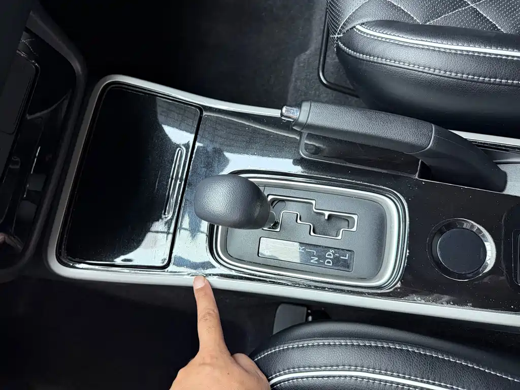 Mitsubishi Outlander 2022 — фото 13