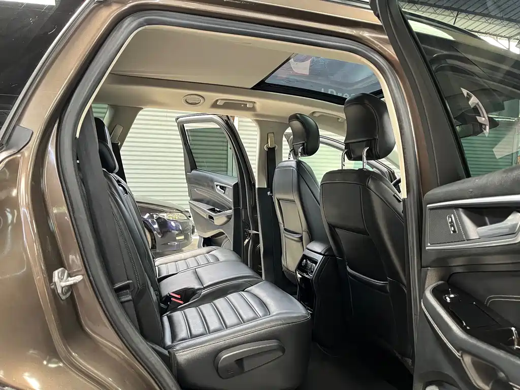 Ford Edge 2015 — фото 21