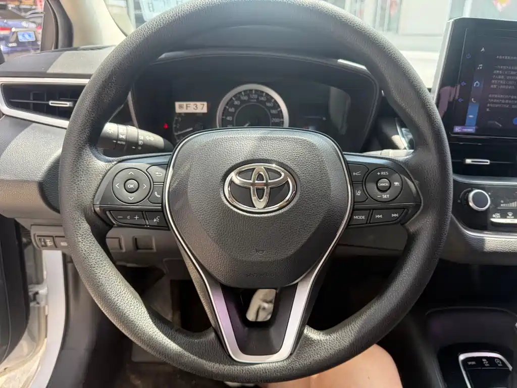 Toyota Corolla 2023 — фото 10