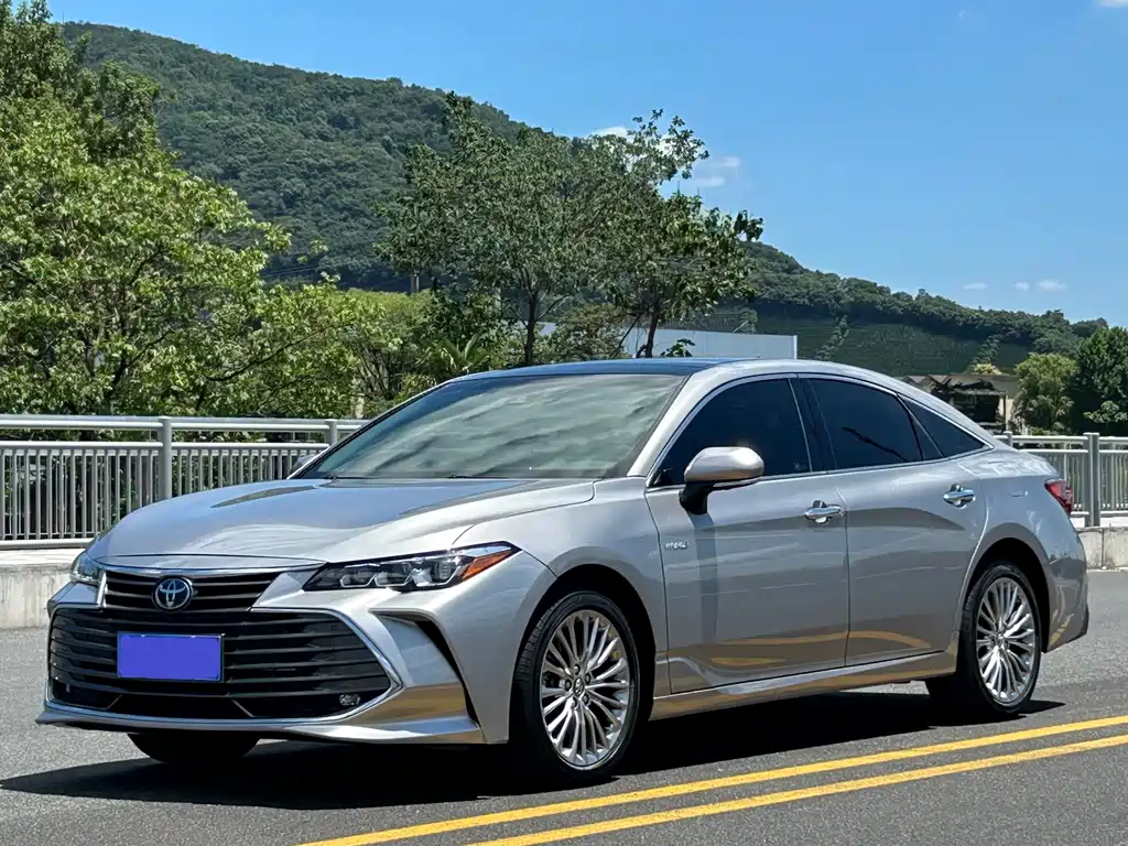 Toyota Avalon 2020 — фото 1