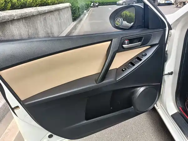 Mazda 3 Xingcheng 2011