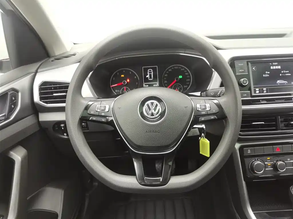 Volkswagen T-Cross 2019 — фото 11