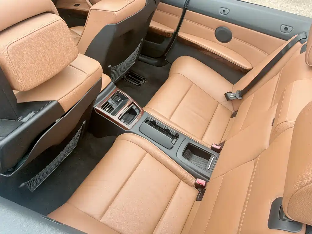 BMW 3 Series 2010 — фото 11
