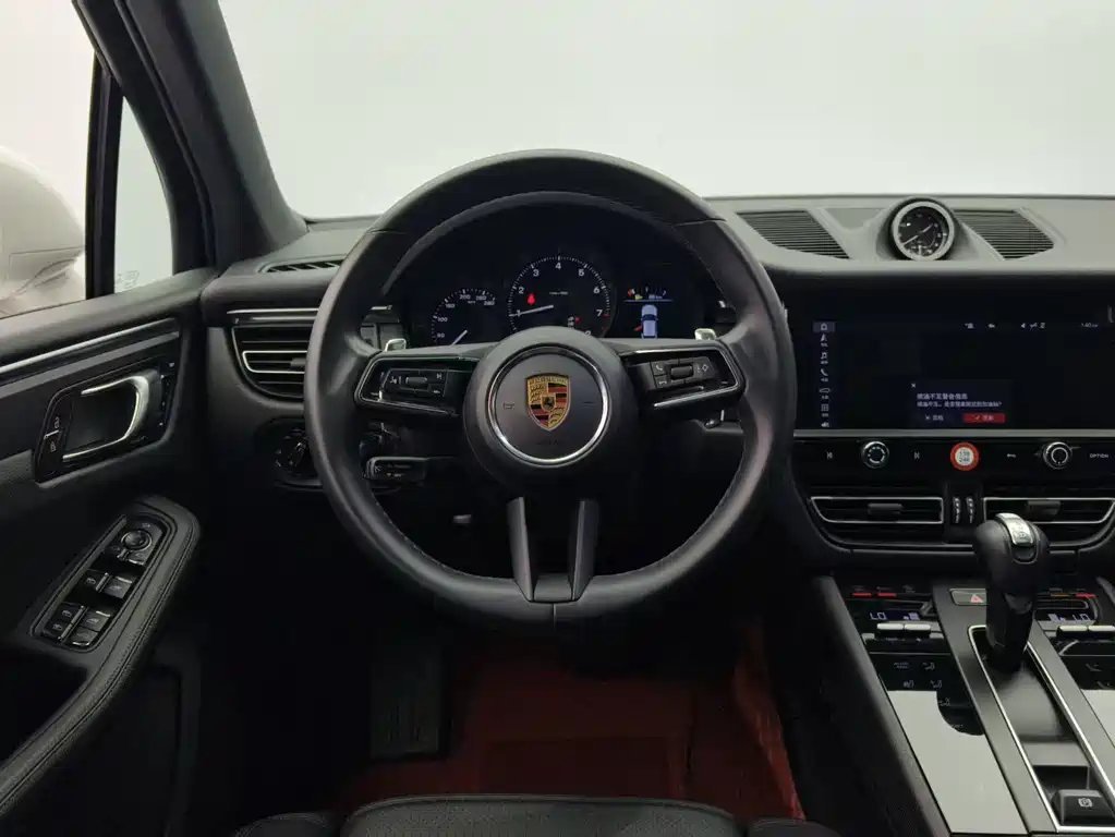 Porsche Macan 2023 — фото 10