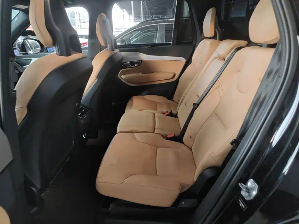 Volvo XC90 2017 — фото 17
