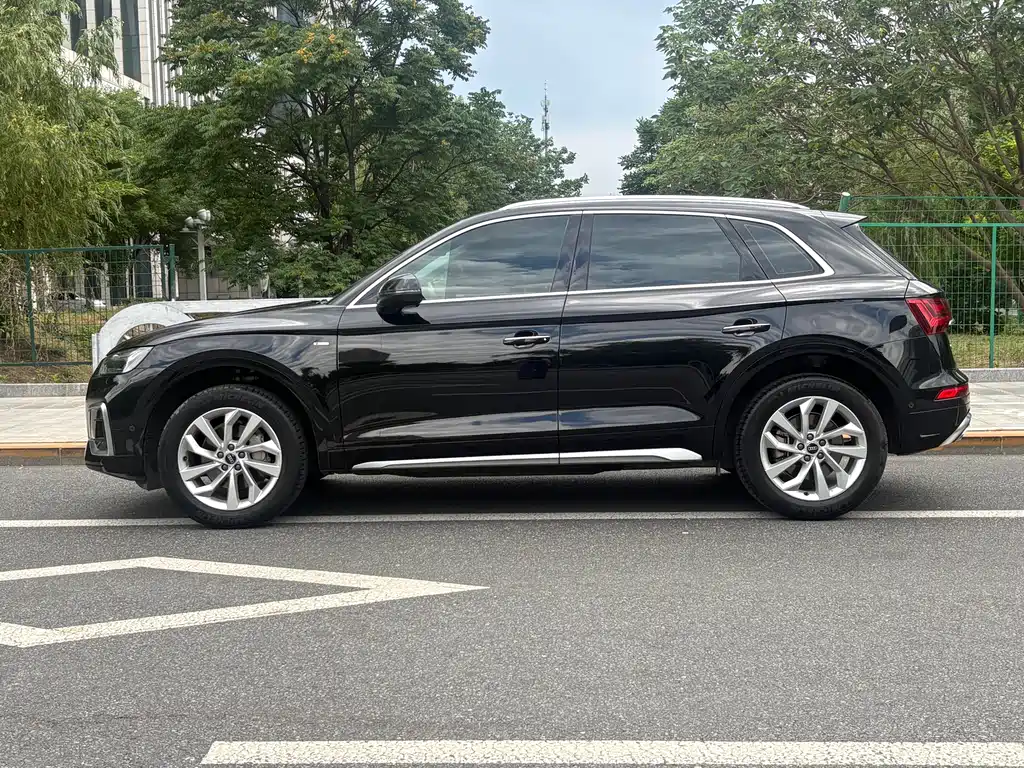 Audi Q5L 2023 — фото 5