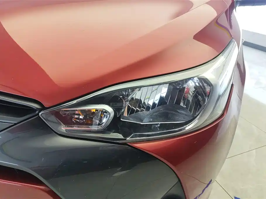 Toyota Yaris L 2021