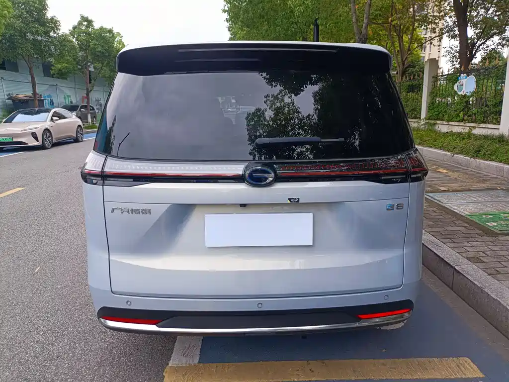 GAC Motor E8 PHEV 2024