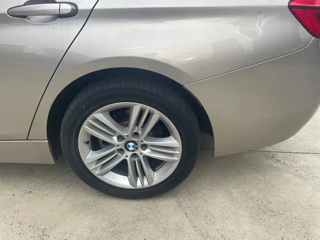 BMW 3 Series 2017 — фото 15