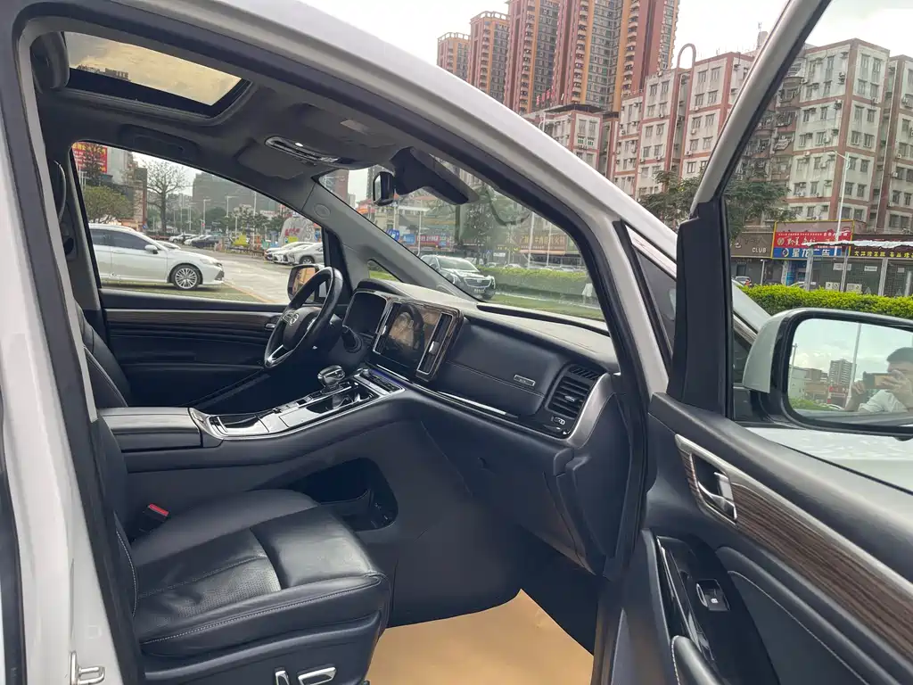 GAC Motor Trumpchi M8 2023 — фото 11