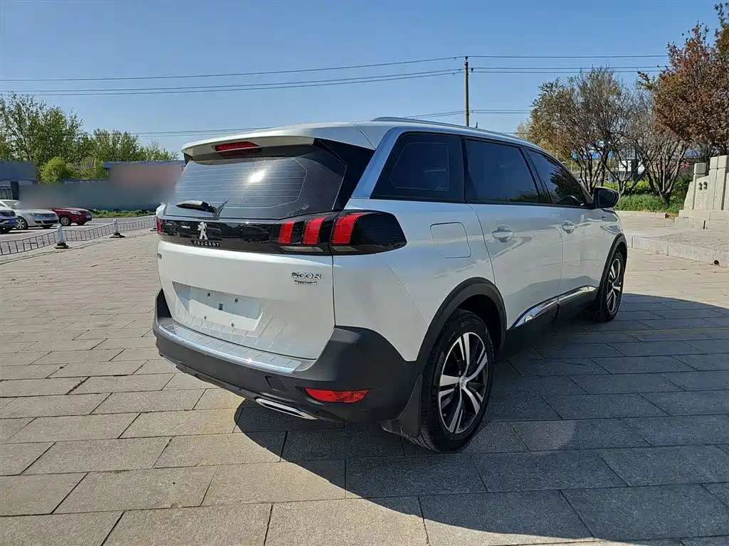 Peugeot 5008 2018 — фото 12
