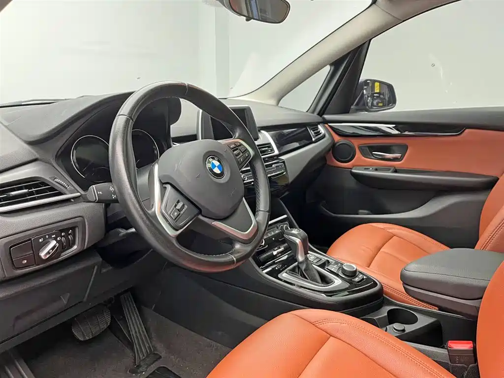 BMW 2 Series Station Wagon 2019 — фото 14
