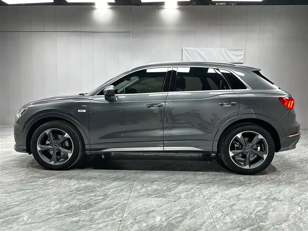 Audi Q3 2023 — фото 9