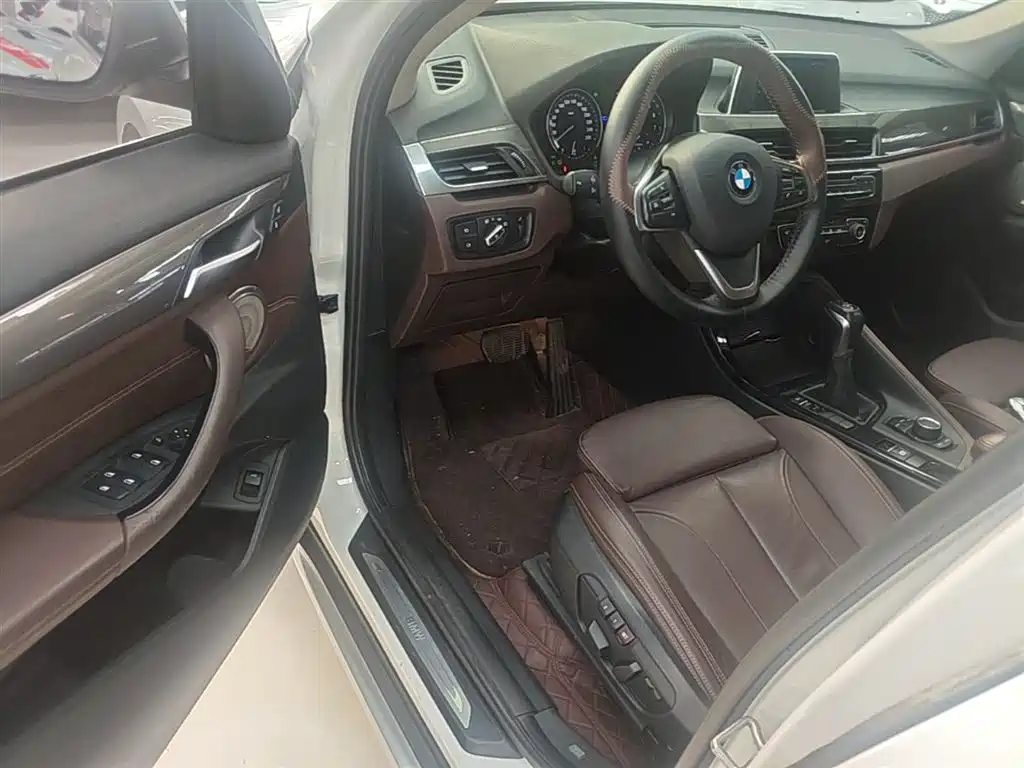 BMW X1 2018 — фото 12