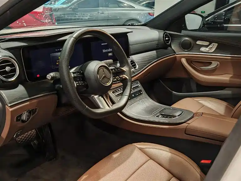 Mercedes-Benz E-Class 2023 — фото 15