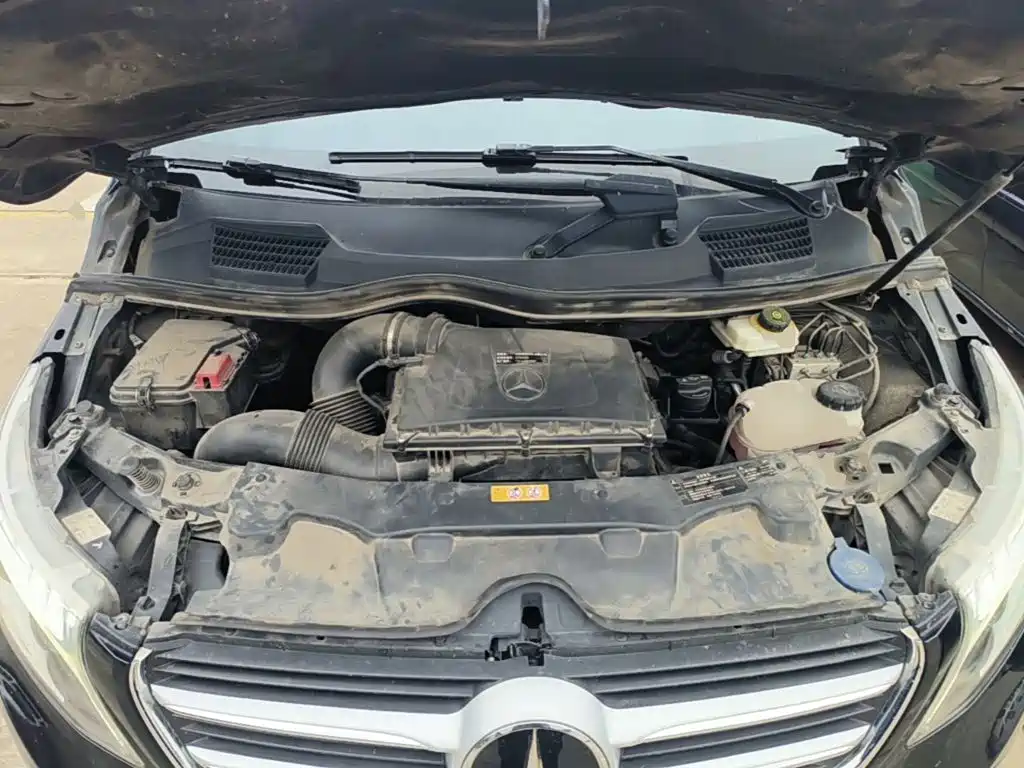Mercedes-Benz V-Class 2019 — фото 20