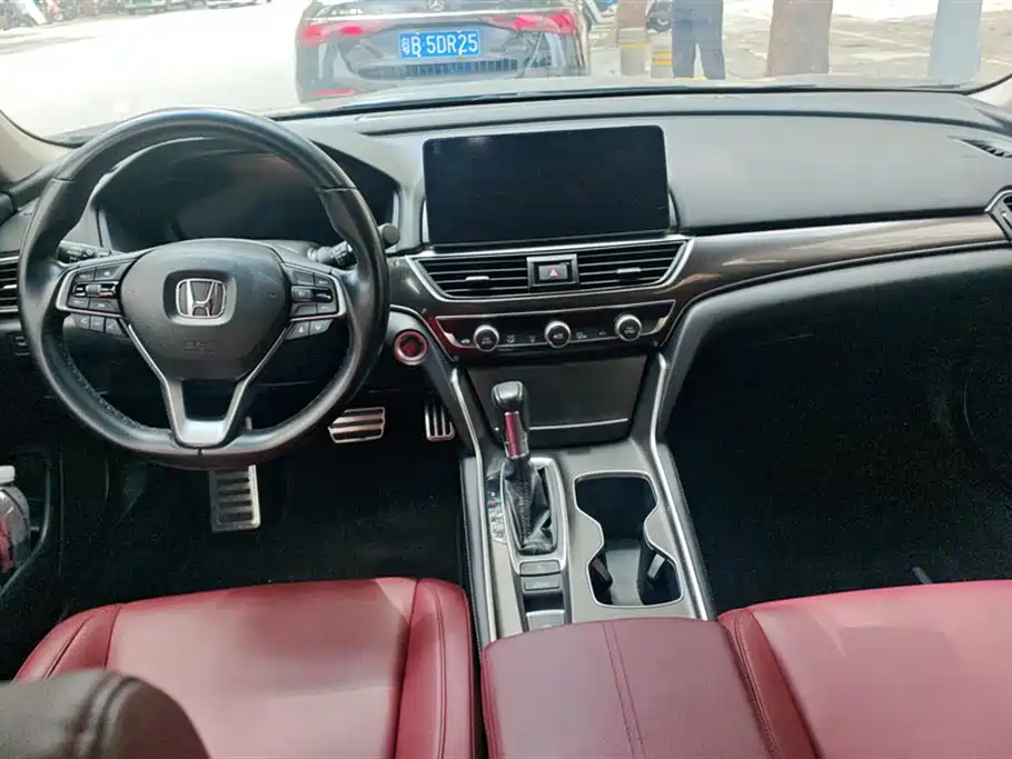 Honda Accord 2022 — фото 12