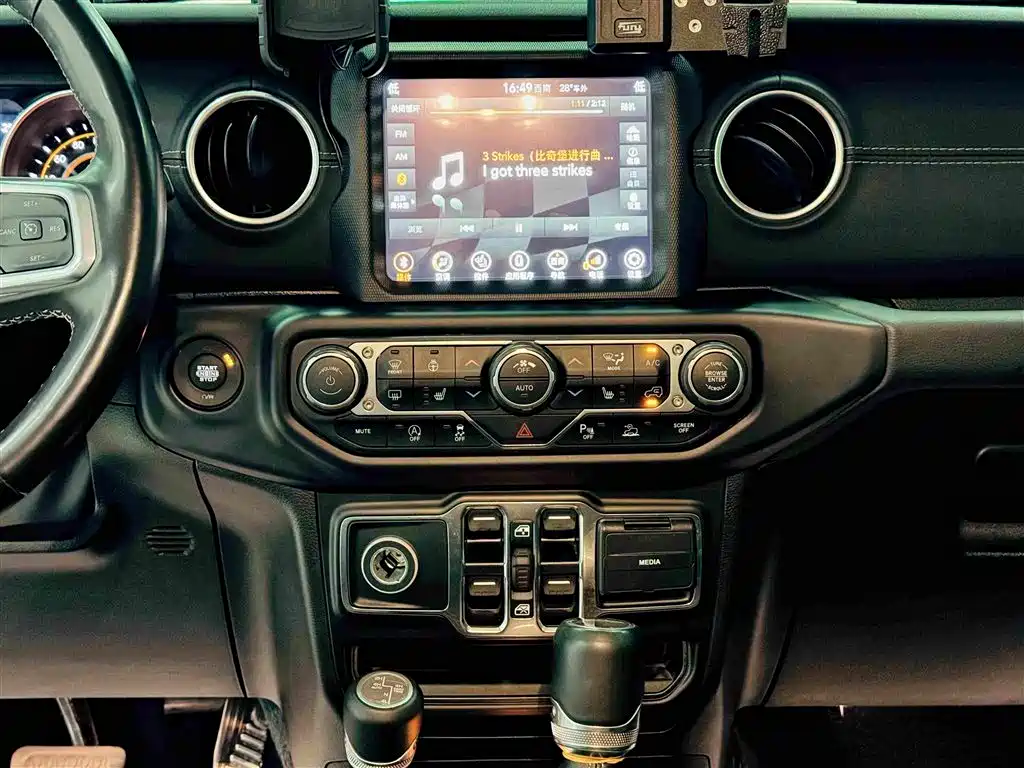 Jeep Gladiator 2023 — фото 15