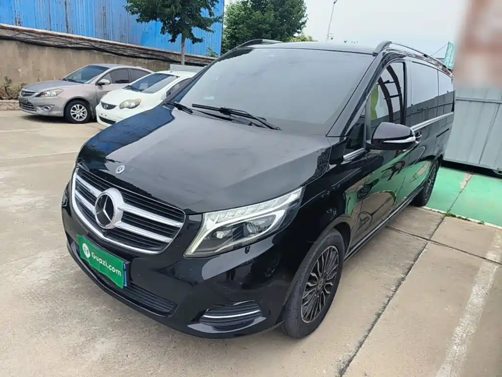 Mercedes-Benz V-Class 2019 — фото 1