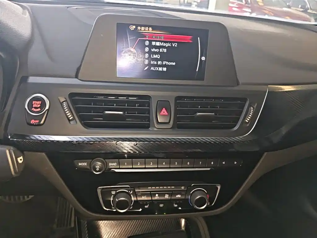BMW 1 Series 2017 — фото 13