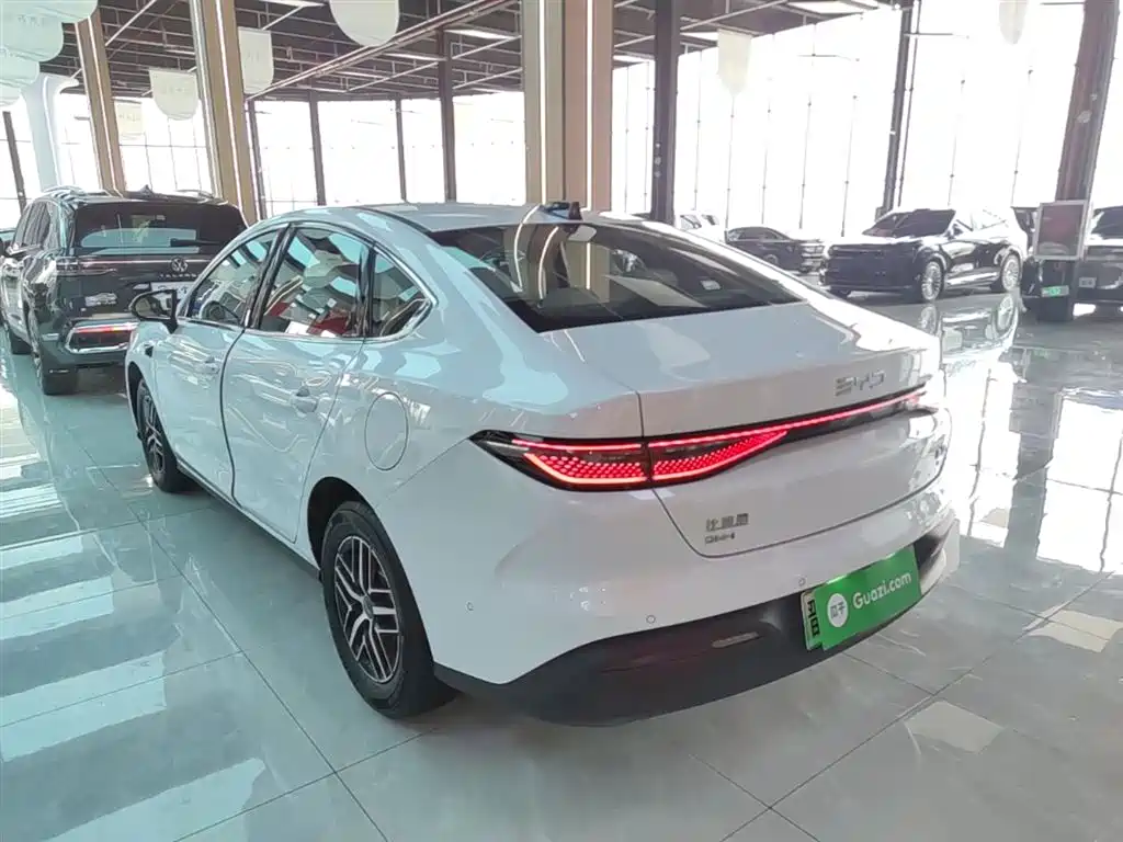 BYD Seal 05 DM-i 2025 — фото 5