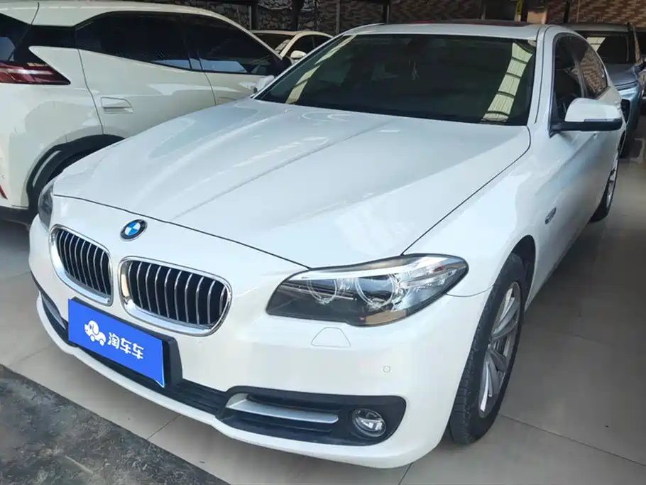 BMW 5 Series 2016 — фото 1